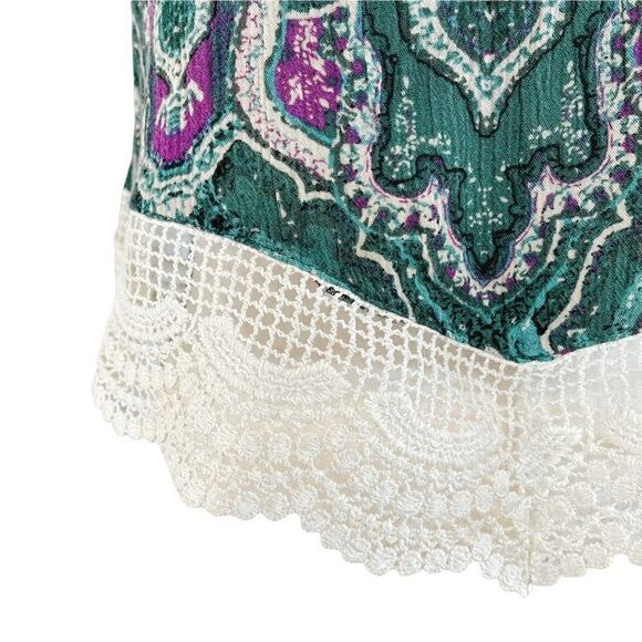 Polly & Esther Bohemian Crop Top Crochet Mandala Print - Picture 5 of 11